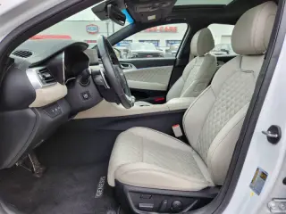 2023 Genesis G70 3.3T Standard