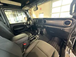 Jeep Wrangler 2020 4x4 Willys Sport 2dr SUV