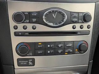 2015 Infiniti Q40