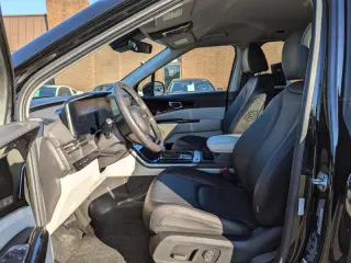 2024 Kia Carnival SX