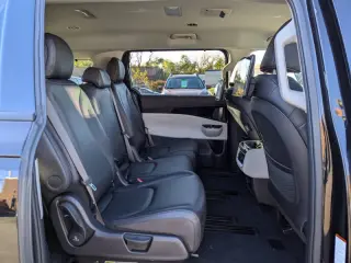 2024 Kia Carnival SX