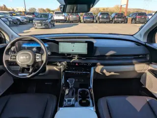2024 Kia Carnival SX