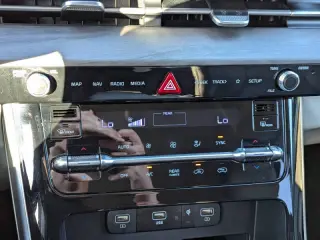 2024 Kia Carnival SX