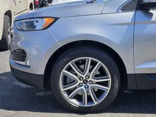 Ford Edge 2023 AWD Titanium 4dr Crossover