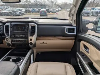 2019 Nissan Titan SL