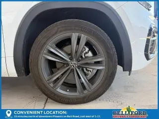 Volkswagen Atlas Cross Sport 2021 V6 SE R-Line 4dr SUV w/Technology