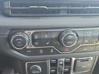 Jeep Wrangler 2025 4x4 Sahara 4dr SUV