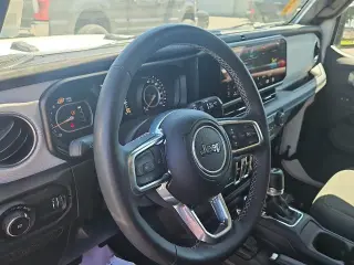 Jeep Wrangler 2025 4x4 Sahara 4dr SUV