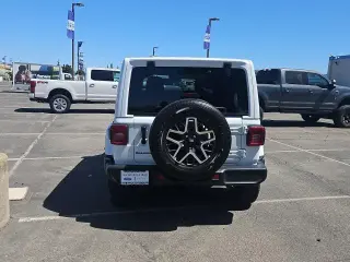 Jeep Wrangler 2025 4x4 Sahara 4dr SUV