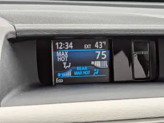 2014 Toyota Sienna XLE 7-Passenger Auto Access Seat