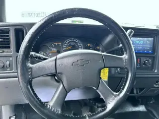 Chevrolet Silverado 2500HD 2003 4dr Crew Cab 4WD SB