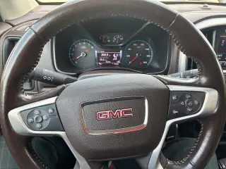 GMC Canyon 2017 4x4 SLT 4dr Crew Cab 5 ft. SB