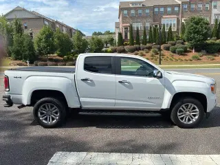 GMC Canyon 2017 4x4 SLT 4dr Crew Cab 5 ft. SB
