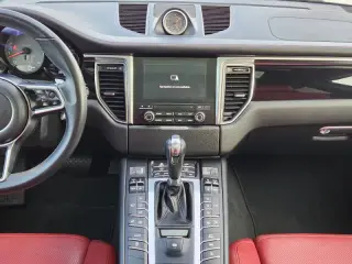 2018 Porsche Macan S
