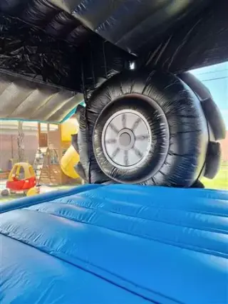 Monster truck jumper
