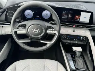 Hyundai ELANTRA 2025 Limited 4dr Sedan