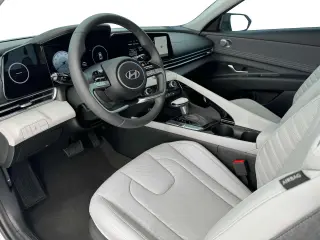 Hyundai ELANTRA 2025 Limited 4dr Sedan