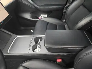 Tesla Model Y 2022 AWD Long Range 4dr Crossover