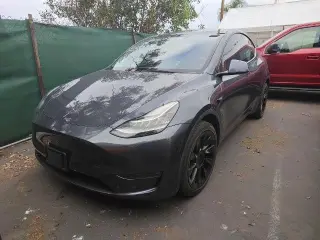 Tesla Model Y 2022 AWD Long Range 4dr Crossover