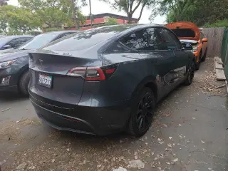 Tesla Model Y 2022 AWD Long Range 4dr Crossover