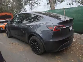 Tesla Model Y 2022 AWD Long Range 4dr Crossover
