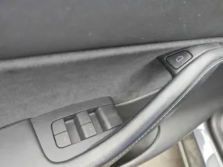 Tesla Model Y 2022 AWD Long Range 4dr Crossover