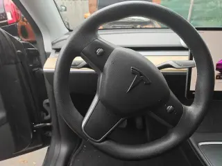 Tesla Model Y 2022 AWD Long Range 4dr Crossover