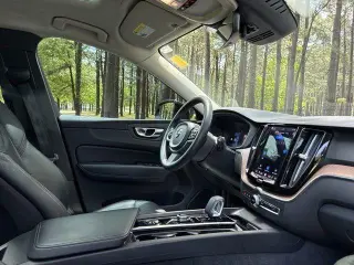 Volvo XC60 2023 B5 Plus Dark Theme 4dr SUV