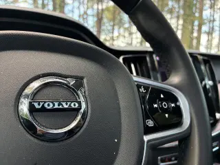 Volvo XC60 2023 B5 Plus Dark Theme 4dr SUV