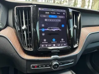 Volvo XC60 2023 B5 Plus Dark Theme 4dr SUV