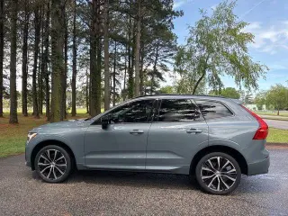Volvo XC60 2023 B5 Plus Dark Theme 4dr SUV