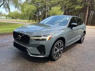 Volvo XC60 2023 B5 Plus Dark Theme 4dr SUV
