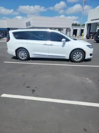 Chrysler Pacifica 2018 Touring L 4dr Mini-Van