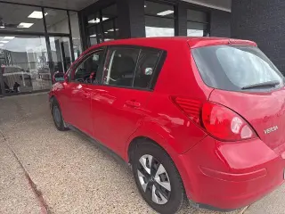 Nissan Versa 2012 1.8 S 4dr Hatchback 6M