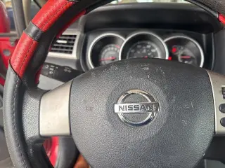 Nissan Versa 2012 1.8 S 4dr Hatchback 6M
