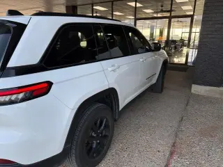 Jeep Grand Cherokee 2024 4x2 Laredo A 4dr SUV