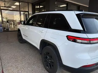 Jeep Grand Cherokee 2024 4x2 Laredo A 4dr SUV