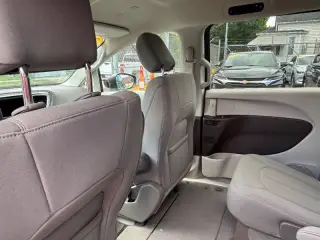 2021 Chrysler Voyager LX