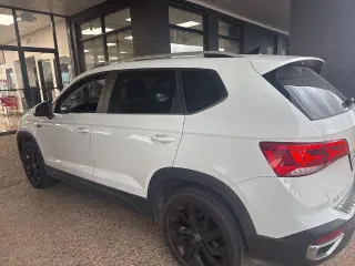 Volkswagen Taos 2022 SEL 4dr SUV