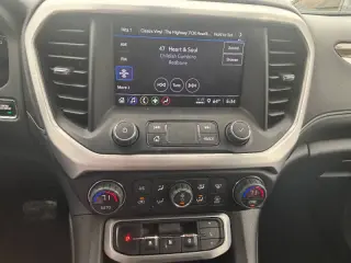2022 GMC Acadia SLE