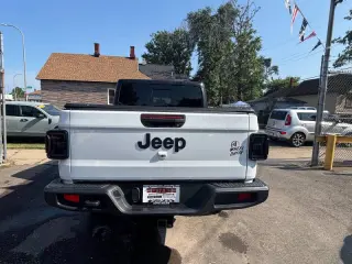 2022 Jeep Gladiator Willys