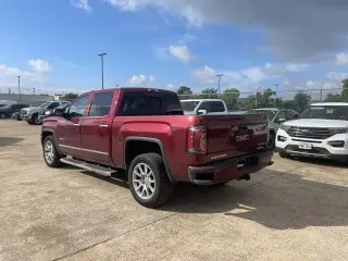 GMC Sierra 1500 2017 4x2 Denali 4dr Crew Cab 5.8 ft. SB
