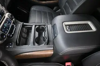 GMC Yukon XL 2018 4x4 Denali 4dr SUV