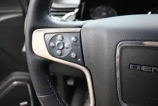 GMC Yukon XL 2018 4x4 Denali 4dr SUV