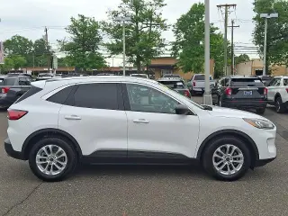 Ford Escape 2022 SE 4dr SUV