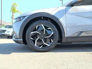 Hyundai IONIQ 5 2024 SE 4dr Crossover