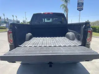 GMC Sierra 1500 2018 4x4 SLT 4dr Crew Cab 5.8 ft. SB