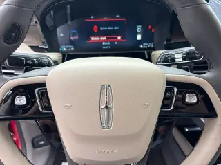Lincoln Corsair 2023 AWD Reserve 4dr SUV
