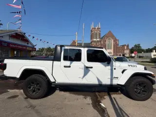 2022 Jeep Gladiator Willys
