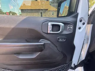 2022 Jeep Gladiator Willys
